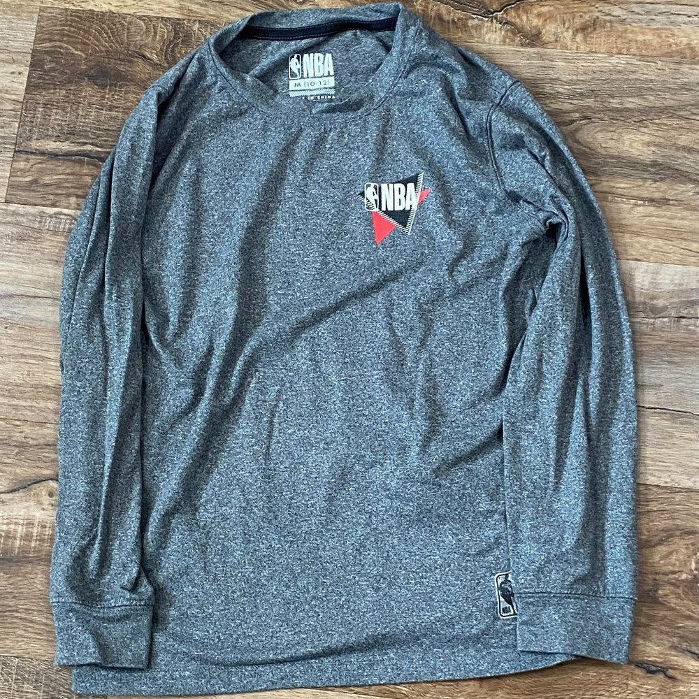 (Barley Used) NBA T-shirt 🏀